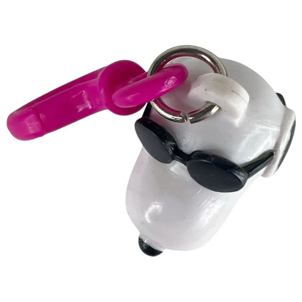 2 Vintage Joe Cool Snoopy Clip On Keychain Valentines Day Cutting‎ Hearts Card